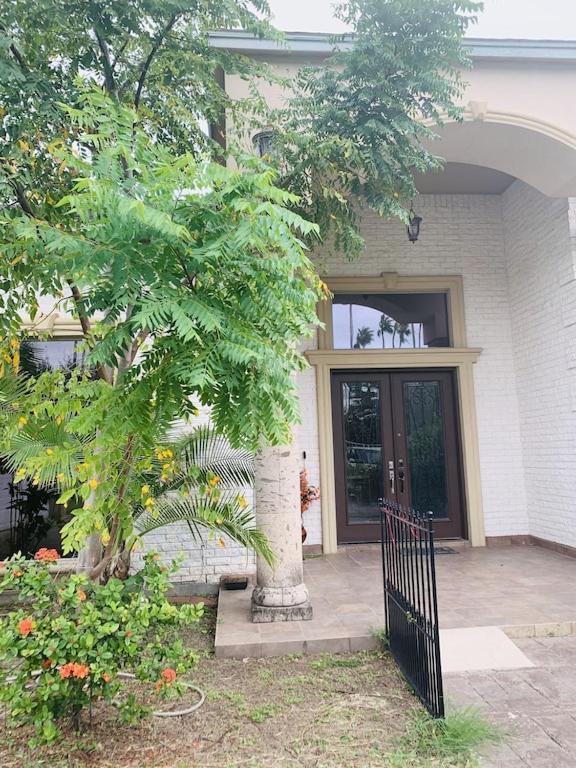 Brownsville Comfort 2 Bedroom 1 Bath , Spacious Kitchen And Outdoor Home Luaran gambar